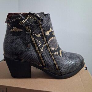 NIB NWT Muk Luks Ankle Boots Booties